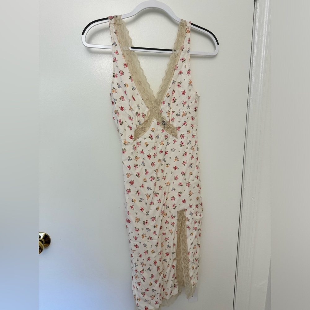 Floral midi dress with slit